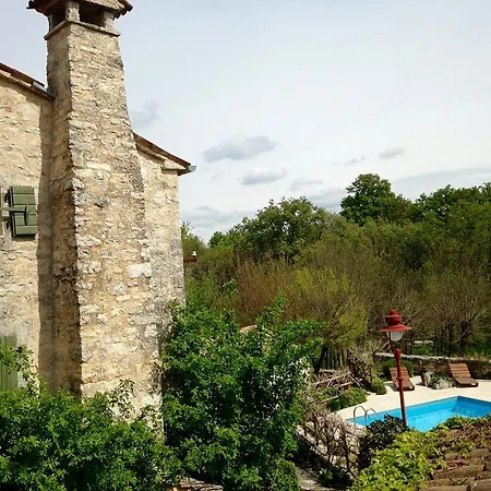 فيلة House Arbalovija